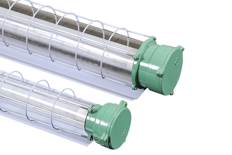 Single or double tube explosion proof light